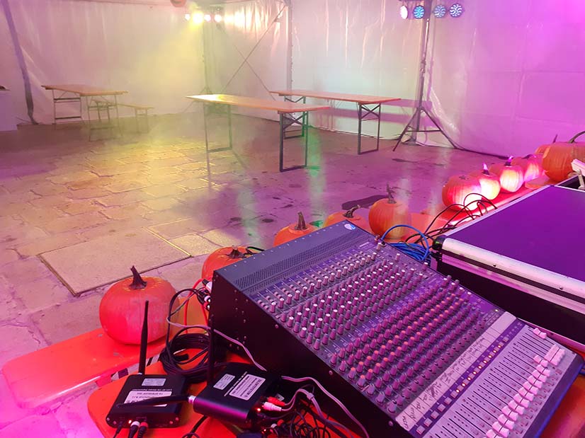 Mixer_digitale_presso_festa_halloween